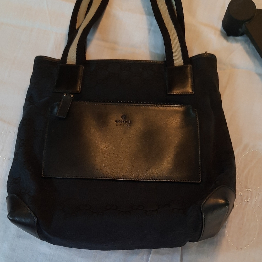 Gucci Black Lea Bag with Silver Hardware - Picture 3 of 13